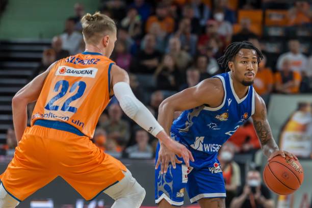 他与主帅马 他与主帅马