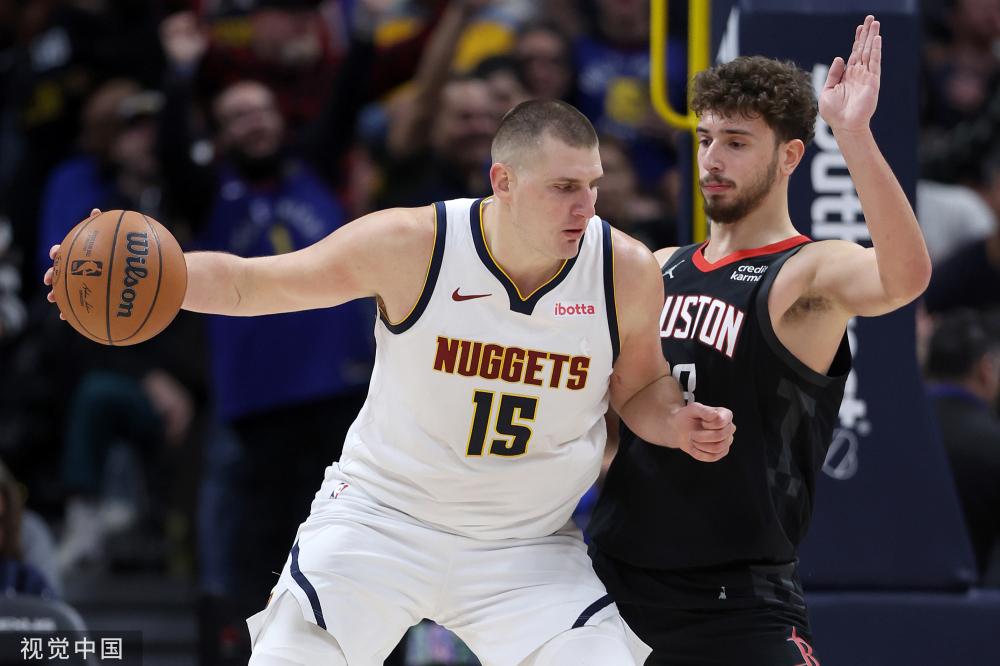 她以冠军的 她以冠军的