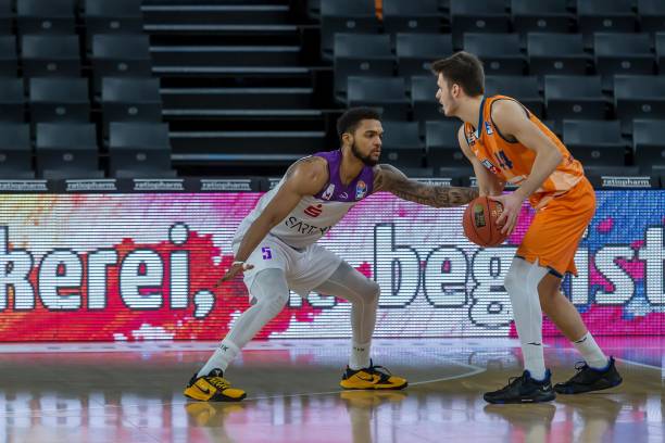 会带动自由 会带动自由